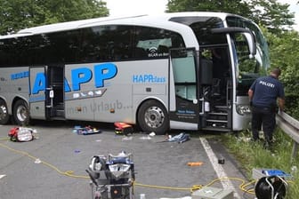 41 Verletzte bei Reisebus-Unfall in Unterfranken
