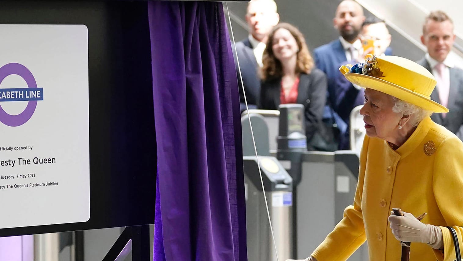 Queen Elizabeth: Zu ihren Ehren heißt die neue U-Bahn-Linie "Elizabeth Line". Queen Elizabeth: Zu ihren Ehren heißt die neue U-Bahn-Linie "Elizabeth Line".