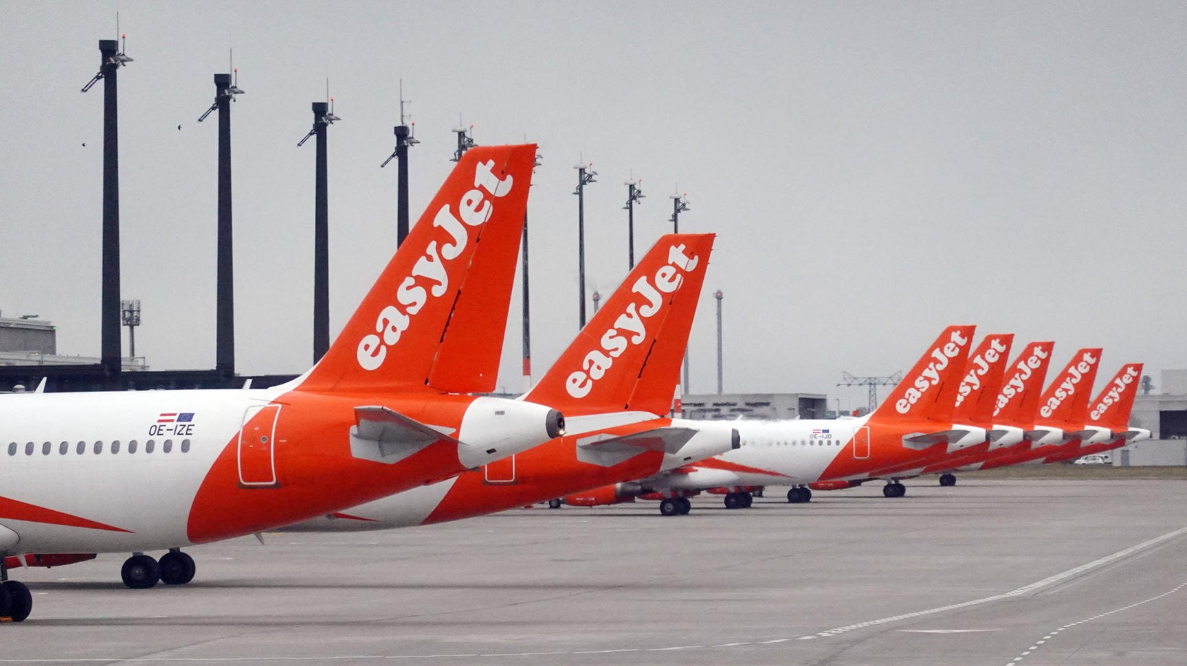 Flugzeuge von Easyjet am BER (Archivbild): Künftig sollen hier nur noch elf Flugzeuge stationiert sein.