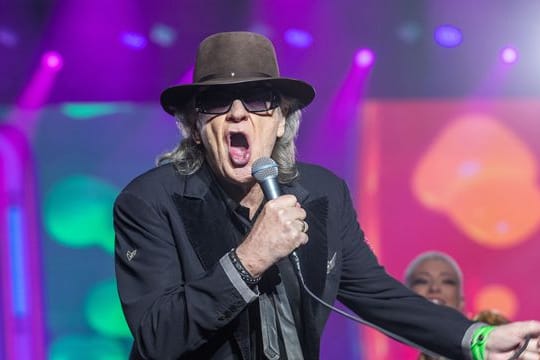 Udo Lindenberg beim ersten Konzert der neuen Tournee "Udopium Live 2022" in Schwerin.