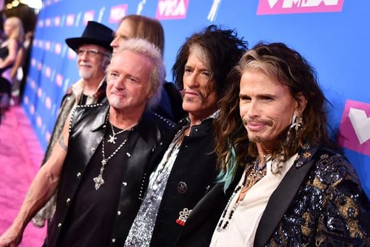 Steven Tyler (r) und seine Aerosmith-Bandkollegen 2018 in New York.