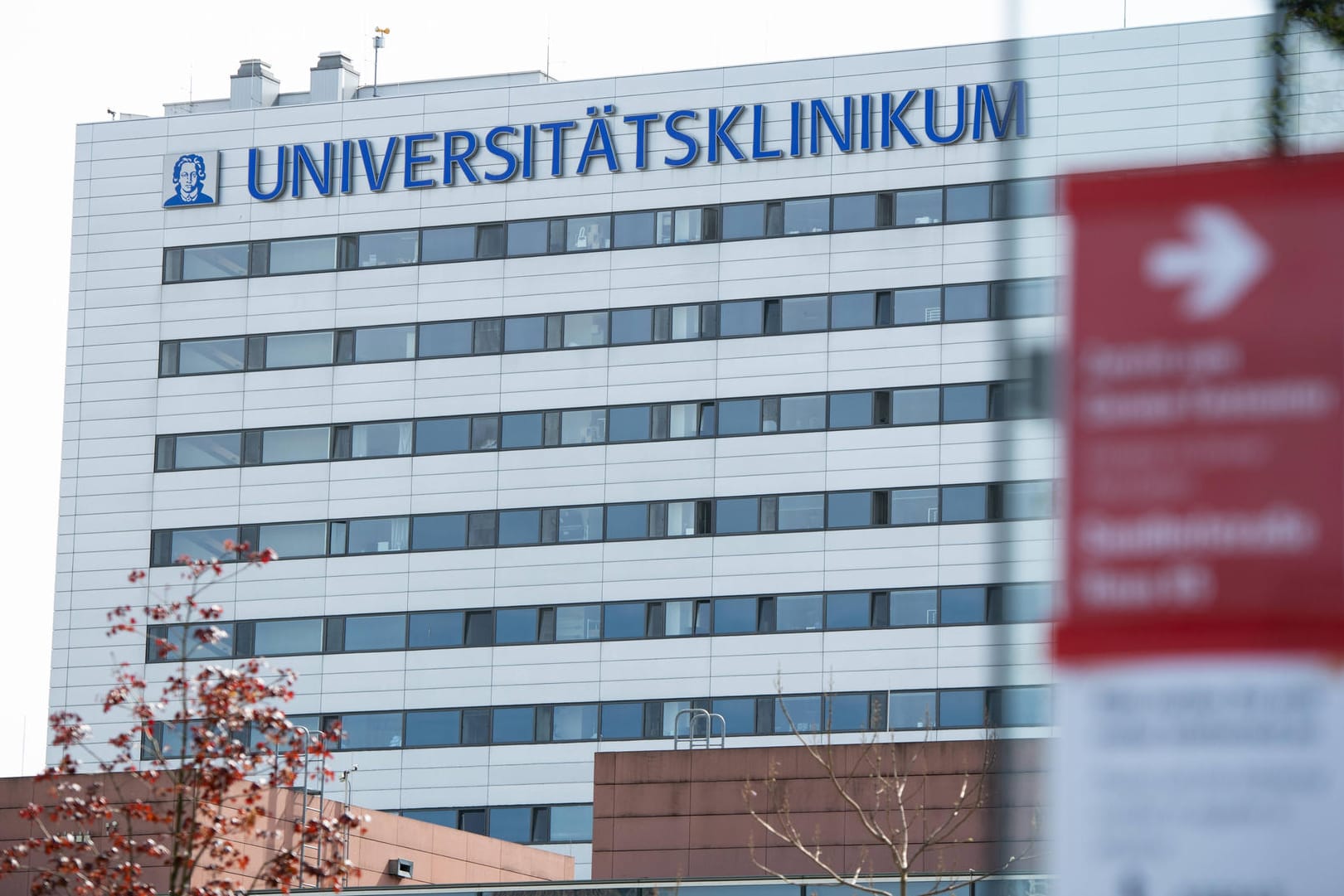 Uniklinikum in Frankfurt am Main (Archivbild): Hier wurde der erste Affenpocken-Fall in Hessen nachgewiesen.