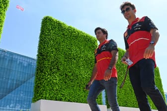 Carlos Sainz und Charles Leclerc (l.): Die beiden Ferrari-Piloten leihen ihre Stimmen einem Film.