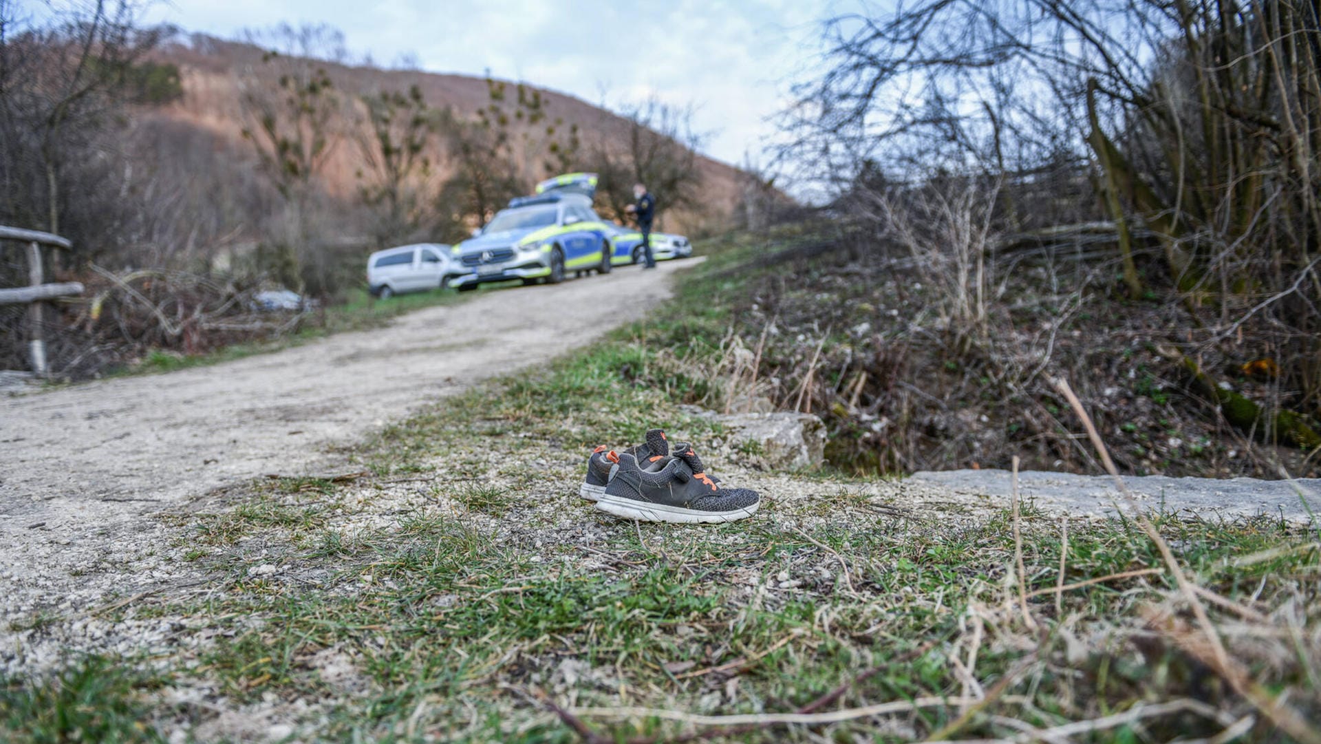 Spuren bei einer Vermisstensuche (Symbolfoto): In Niedersachsen gelten aktuell 570 Minderjährige als vermisst.