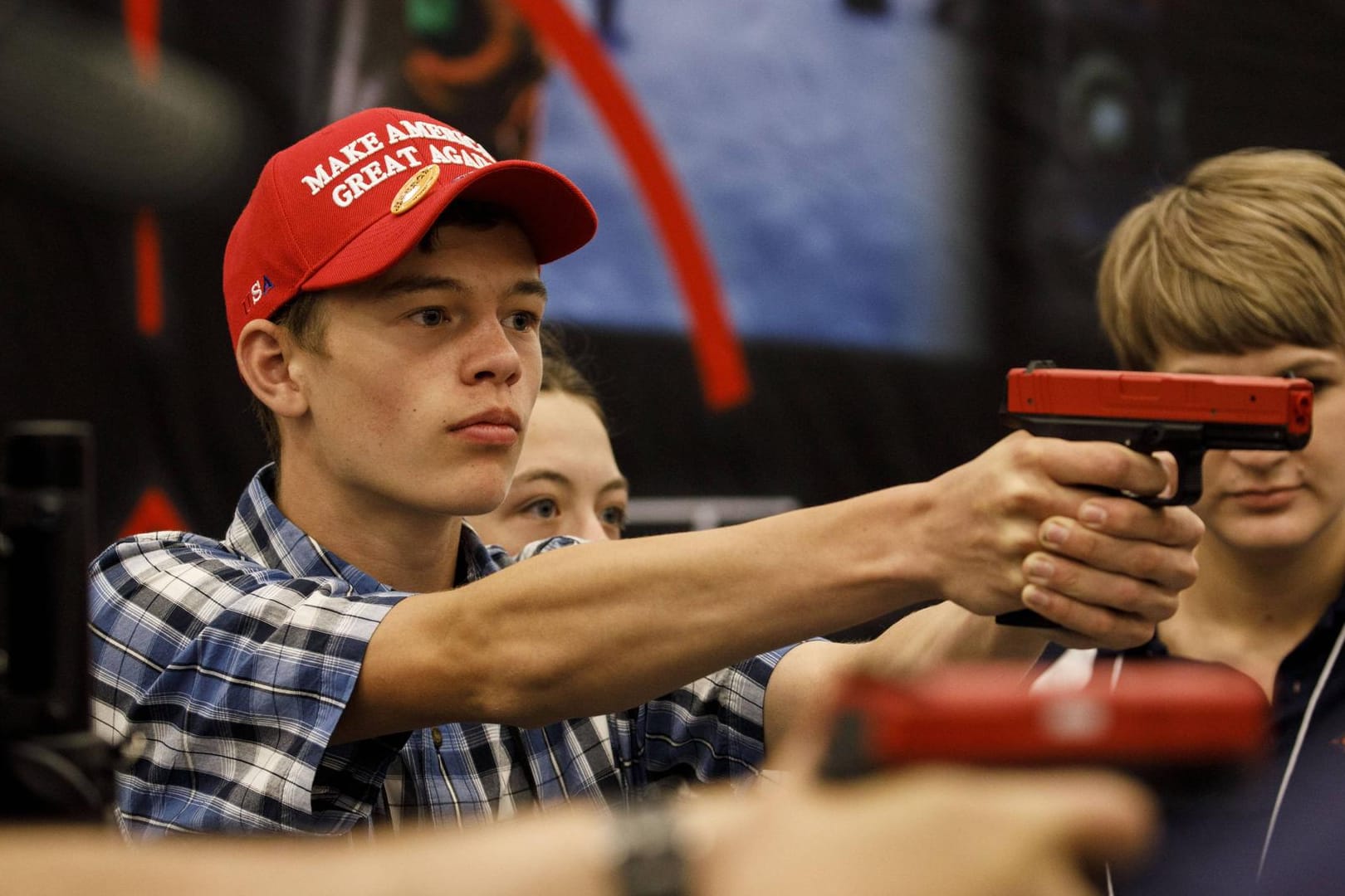 Jugendliche bei einem NRA-Meeting in Indianapolis: Die Waffenlobby hat in dem Land großen Einfluss. (Archivfoto)