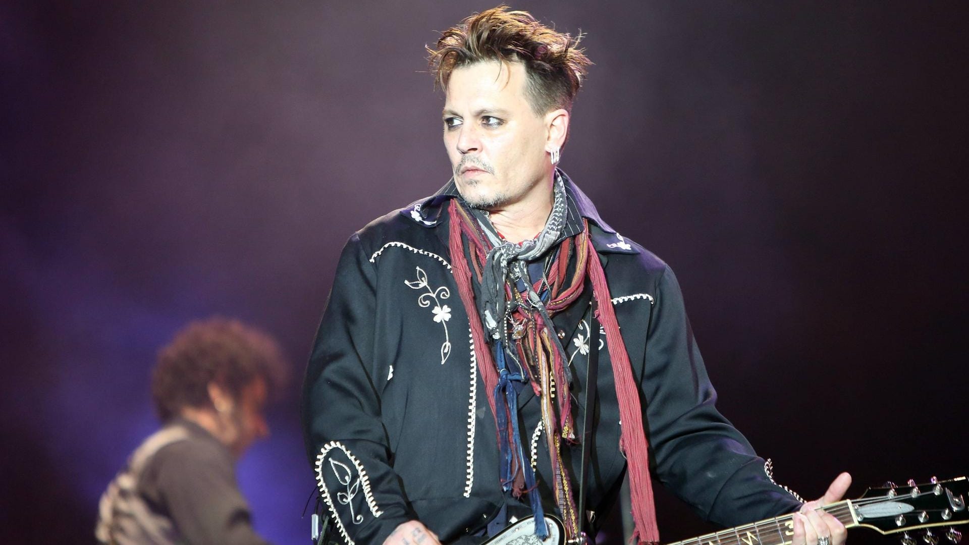 Mit 13 Jahren gründete Johnny Depp die Band Flame, später änderte er den Namen in The Kids.