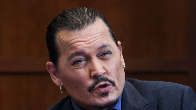 Johnny Depp wurde vor Gericht von seiner Ex-Freundin Kate Moss in Schutz genommen.