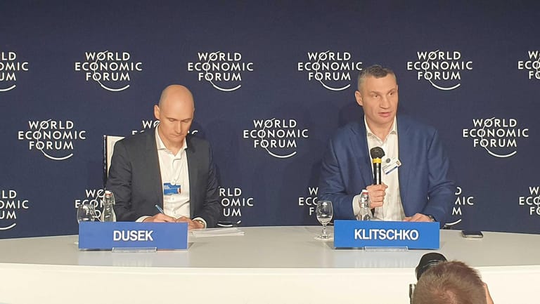 Vitali Klitschko gibt eine Pressekonferenz beim Weltwirtschaftsforum in Davos: Kiews Bürgermeister wirft Moskau vor, einen "Genozid" in der Ukraine zu verüben.