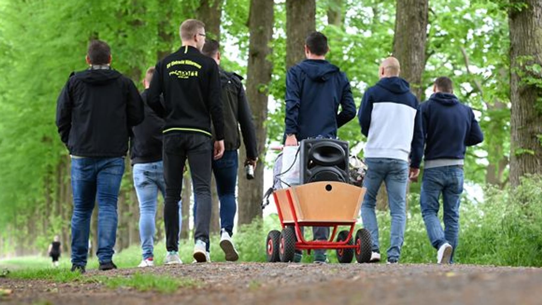 “Police Confuse Father’s Day Celebrants with Climate Activists on Country Road”