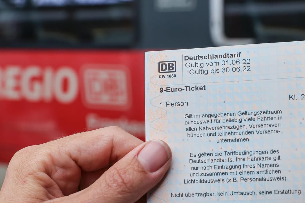 Ein Fahrschein für ganz Deutschland, zum Spartarif: Das 9-Euro-Ticket gilt nach dem Kauf für einen Monat.