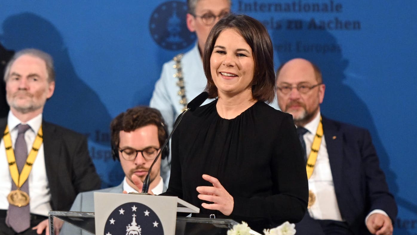 Außenministerin Annalena Baerbock bei der Verleihung des Karlspreises: Sie würdigte die "mutigsten Frauen Europas". Außenministerin Annalena Baerbock bei der Verleihung des Karlspreises: Sie würdigte die "mutigsten Frauen Europas".