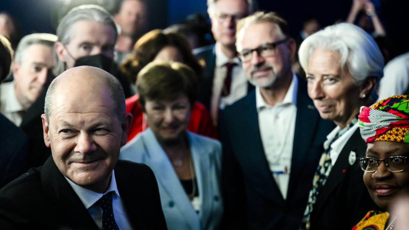 Bundeskanzler Olaf Scholz (l.) traf mit seiner Abschlussrede in Davos den richtigen Ton.
