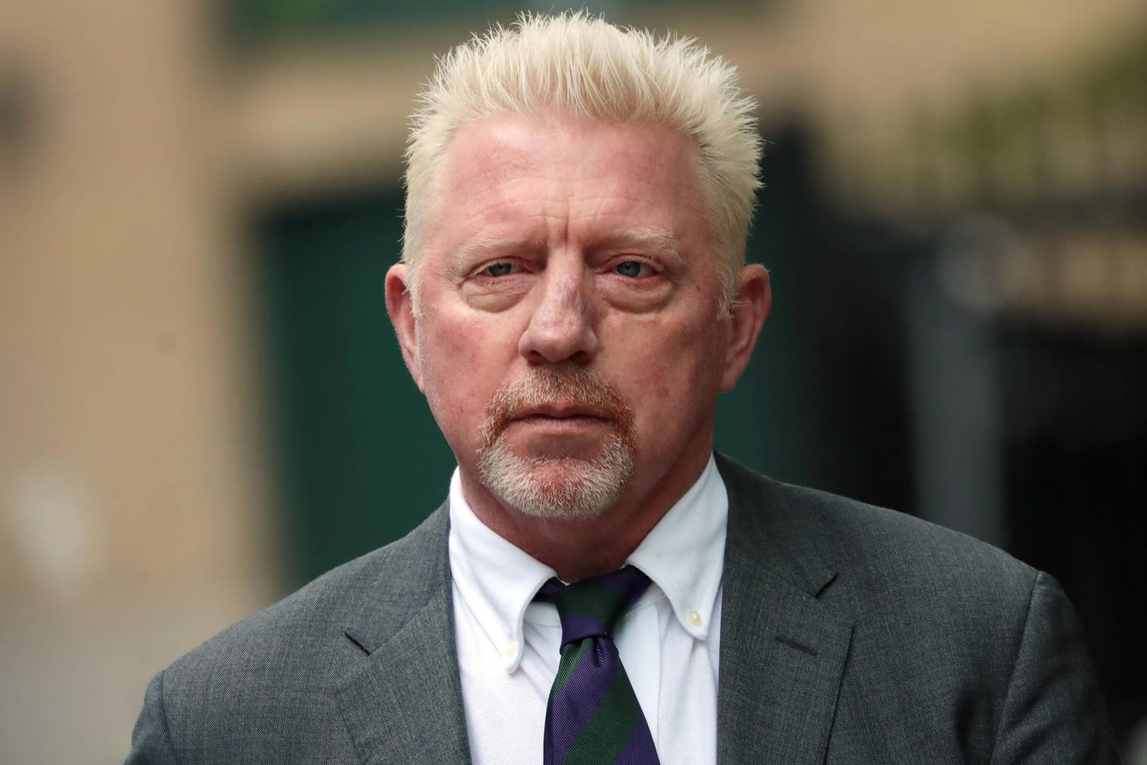 Boris Becker wurde in ein Gefängnis für Ausländer verlegt, in dem in der Vergangenheit die große Mehrzahl der Entlassenen abgeschoben wurde.