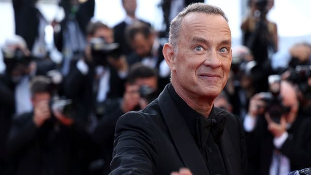 Tom Hanks kommt zur Premiere des Films "Elvis" während den 75.