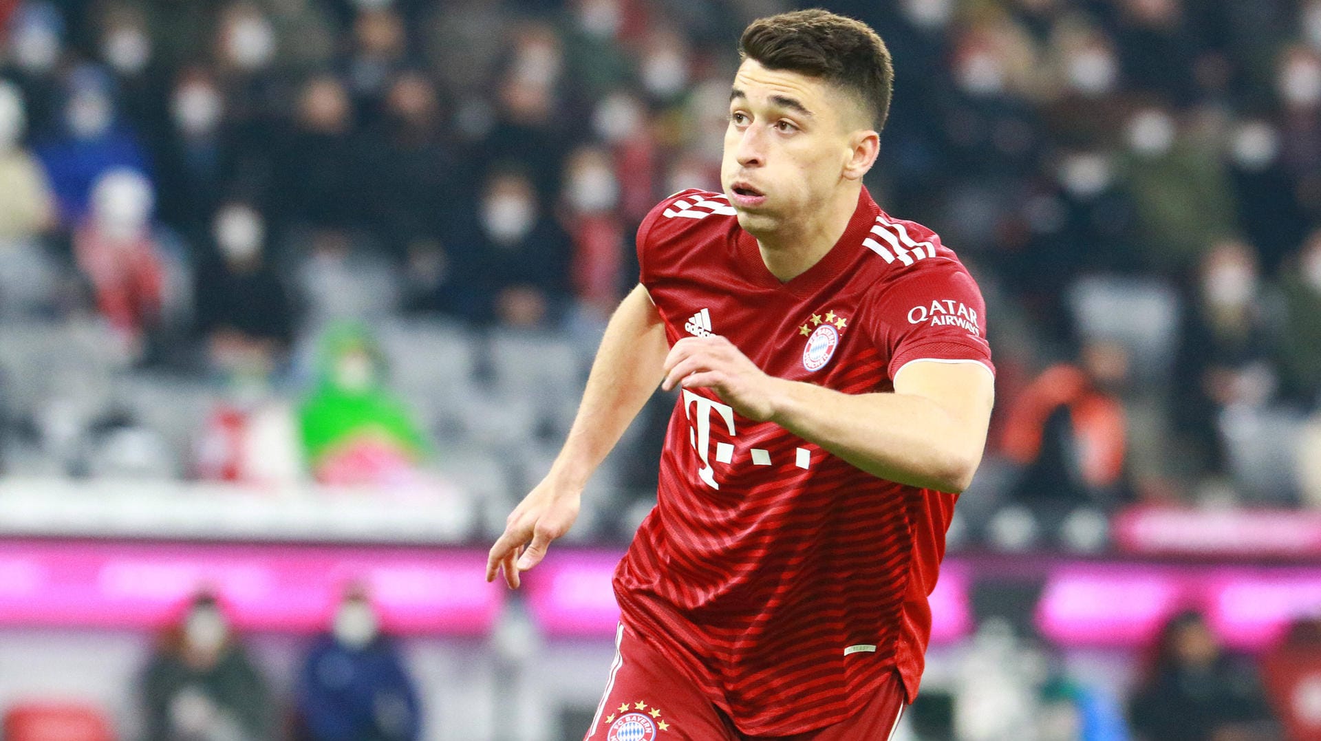 Marc Roca kam beim FC Bayern bislang nicht wie gewünscht zum Zuge, will wechseln. Marc Roca kam beim FC Bayern bislang nicht wie gewünscht zum Zuge, will wechseln.