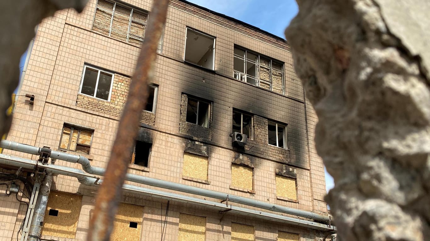 Das getroffene Fabrikgebäude des ukrainischen Raketenherstellers "Artem": Russland hat den Luftschlag eingeräumt.