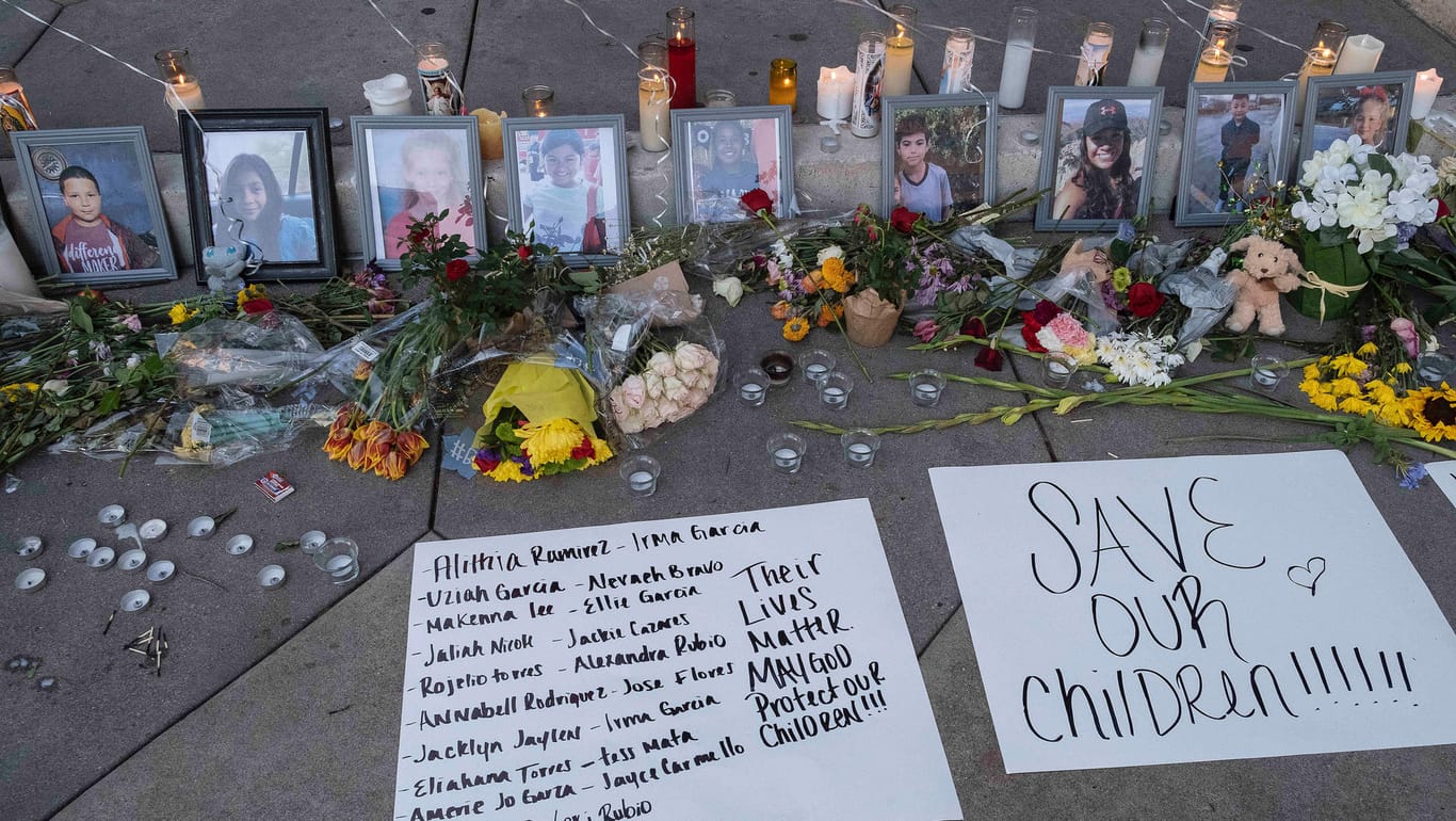 Bilder, Blumen und Beklemmung: 19 Kinder wurden in Uvalde ermordet