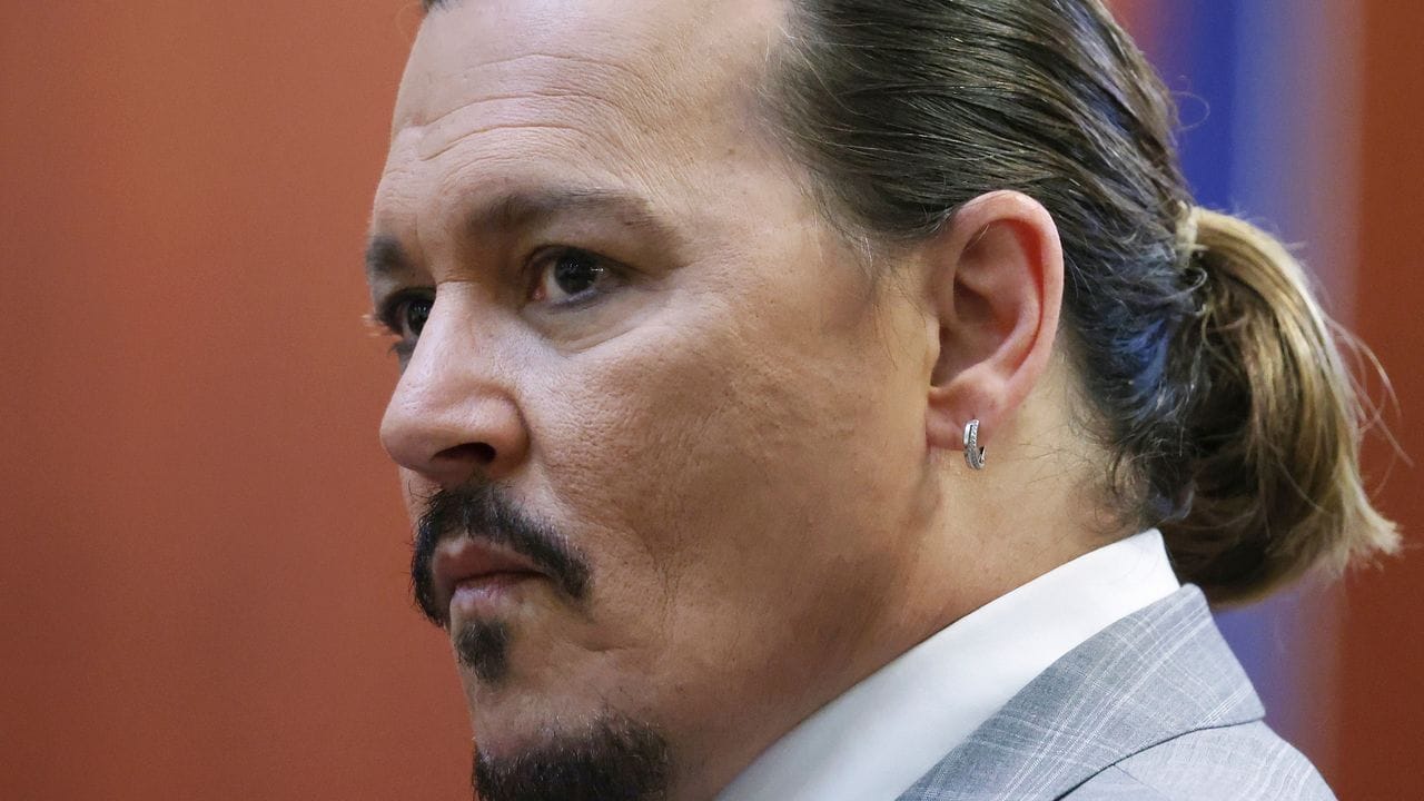 Schauspieler Johnny Depp streitet sich mit seiner ehemaligen Ehefrau Amber Heard vor Gericht.