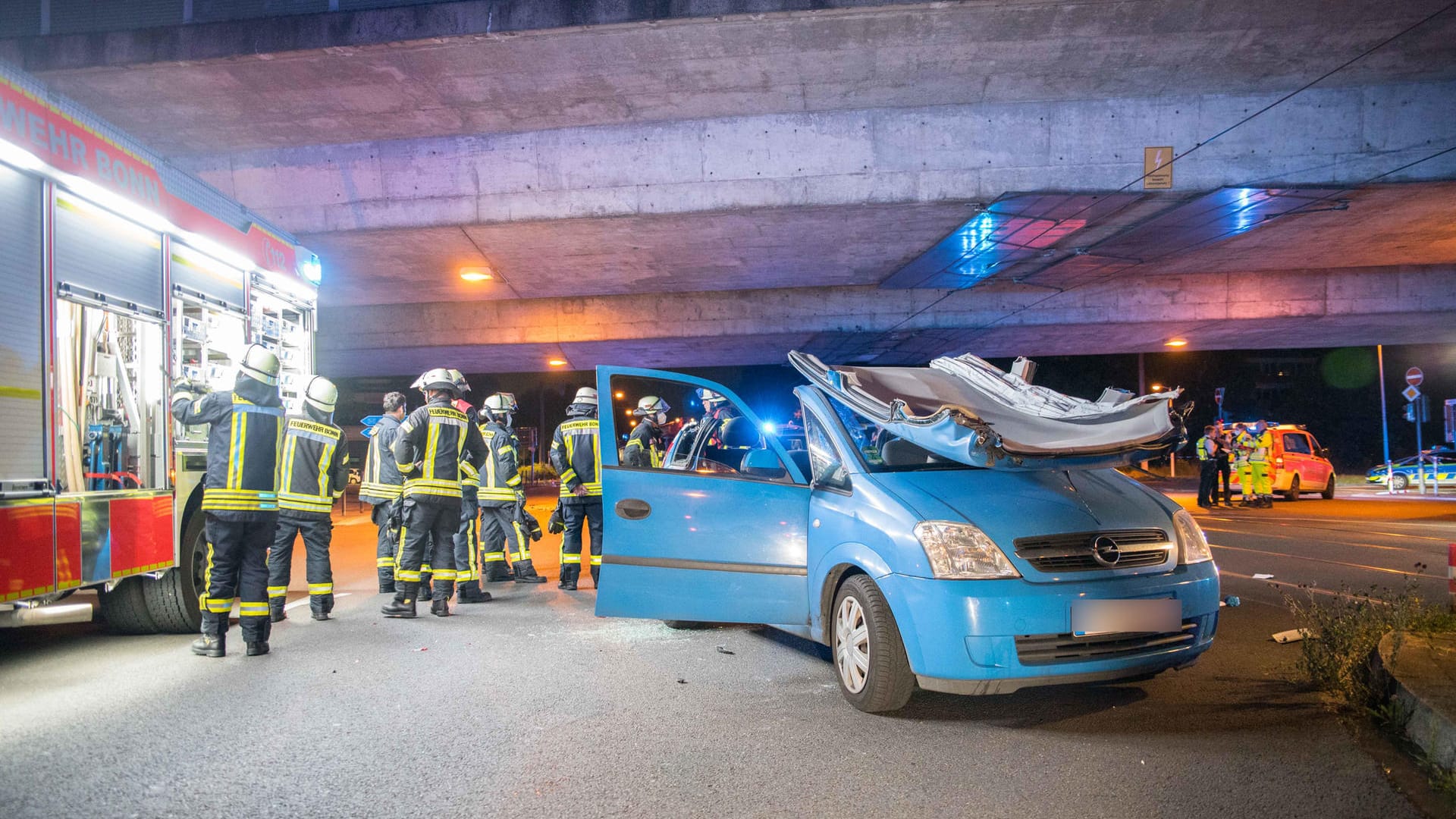 In diesen Opel krachte der Mann: Alle vier Insassen wurden verletzt.