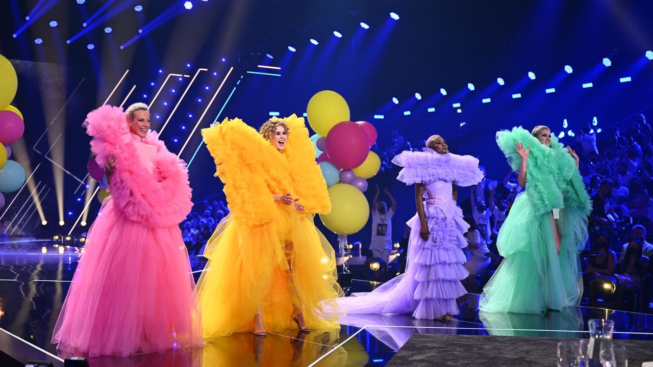 Martina (l-r), Luca, Noella und Lou-Anne haben es ins Finale von "Germany's Next Topmodel" geschafft. Martina (l-r), Luca, Noella und Lou-Anne haben es ins Finale von "Germany's Next Topmodel" geschafft.