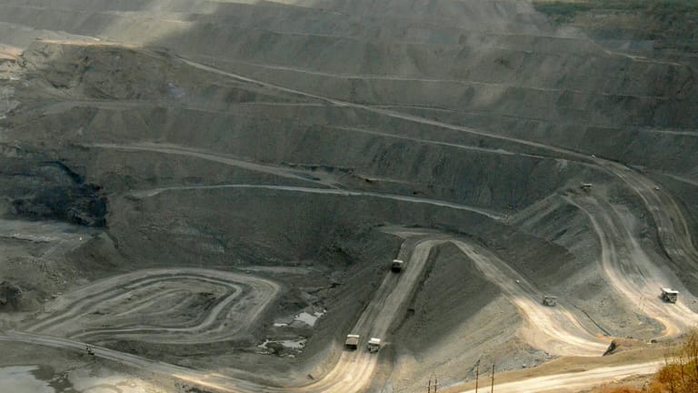 Blick über den riesigen Tagebau Cerrejon in Kolumbien: Der größte Steinkohletagebau Lateinamerikas erstreckt sich im Department La Guajira auf rund 690 Quadratkilometern.
