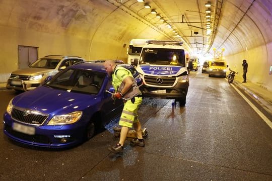 Unfall im Jagdbergtunnel