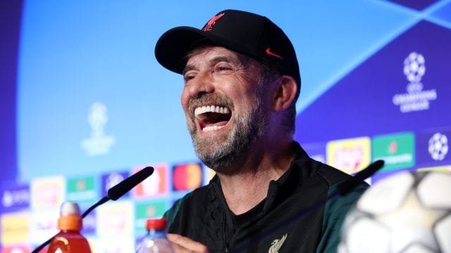 Bestens gelaunt: Jürgen Klopp freut sich auf sein drittes Königsklassen-Endspiel mit dem FC Liverpool. Bestens gelaunt: Jürgen Klopp freut sich auf sein drittes Königsklassen-Endspiel mit dem FC Liverpool.