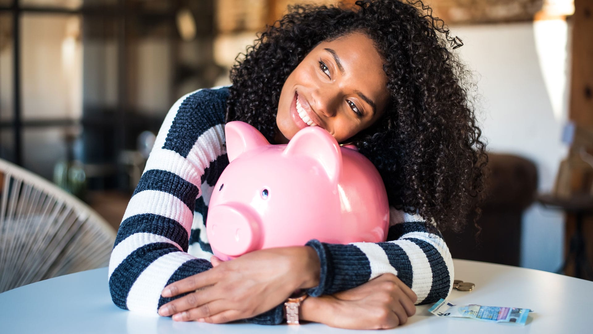 Schauen Sie über den Tellerrand und profitieren Sie von verschiedenen Investment-Arten, die Ihr Sparschwein wachsen lassen könnten. Schauen Sie über den Tellerrand und profitieren Sie von verschiedenen Investment-Arten, die Ihr Sparschwein wachsen lassen könnten.