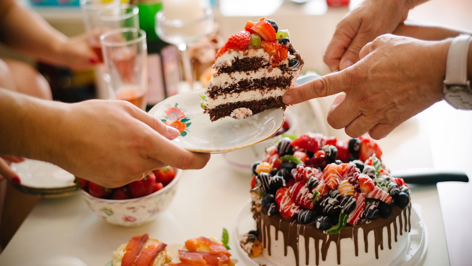 Genießen Sie ein Stück vom Kuchen und freuen Sie sich über attraktive Dividenden, welche die Unternehmen, in die Sie investieren, ausschütten können.
