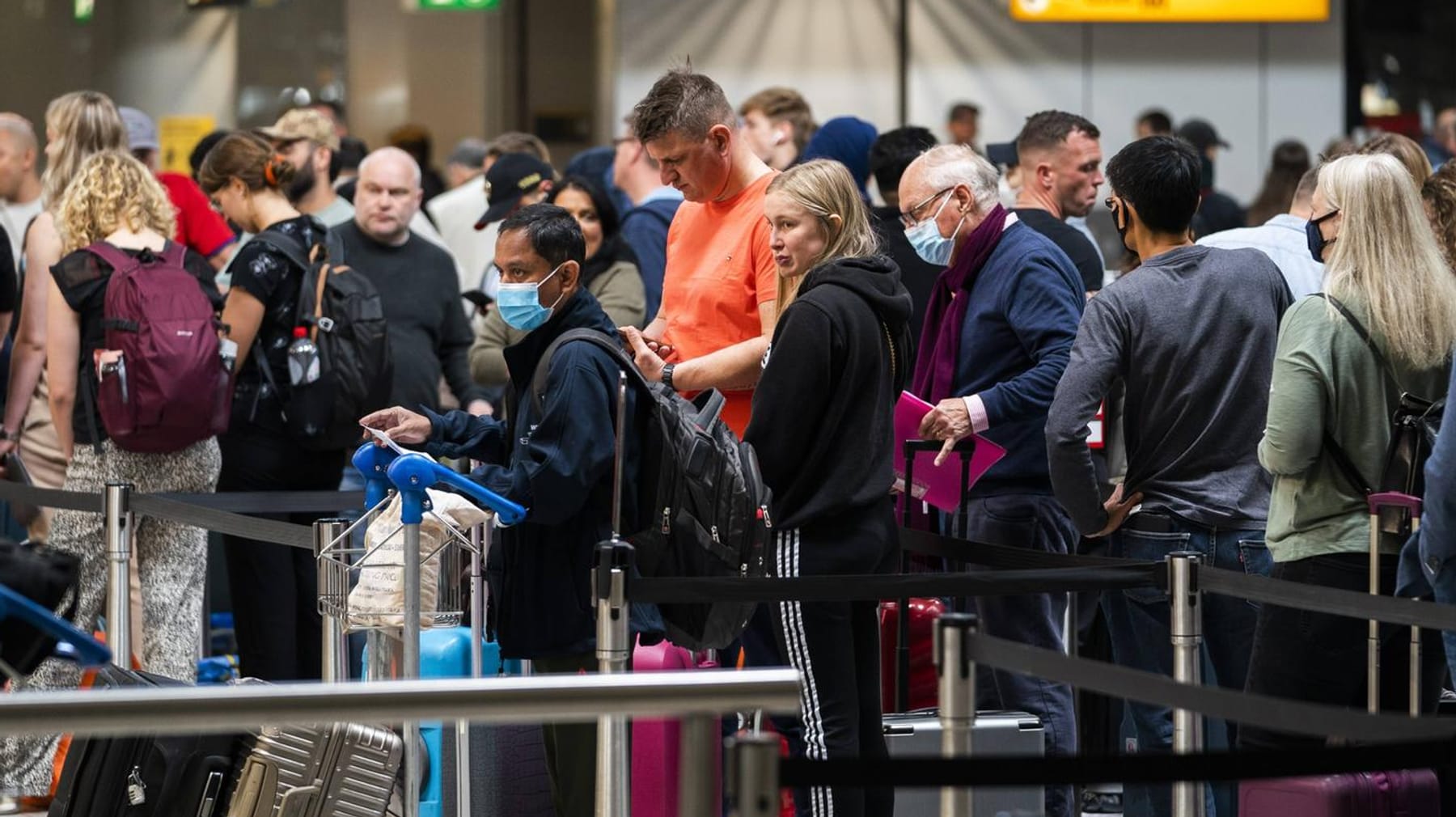 Maskapai memangkas penjualan tiket karena kekacauan di Bandara Schiphol