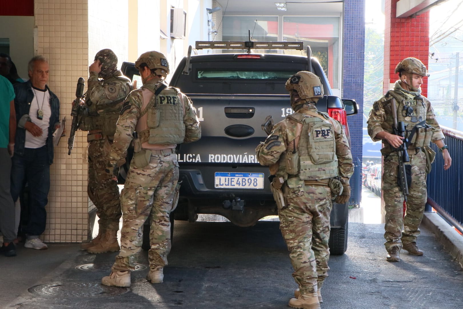 Polizisten bei einem Einsatz in Rio De Janeiro: Sie sollen mehrere Menschen bei einer Razzia getötet haben.