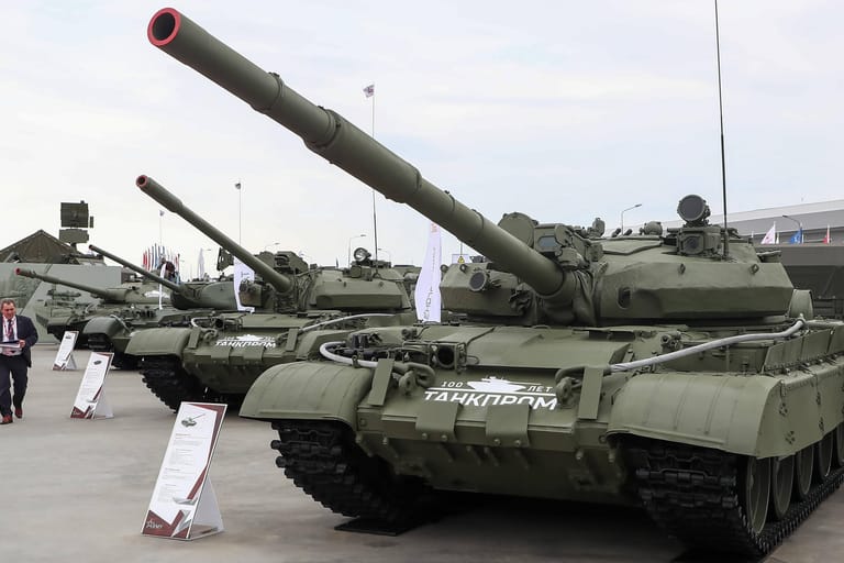Russische Panzer vom Typ T-62 bei einer Ausstellung in Moskau 2020: "Alt, aber immer noch tödlich".