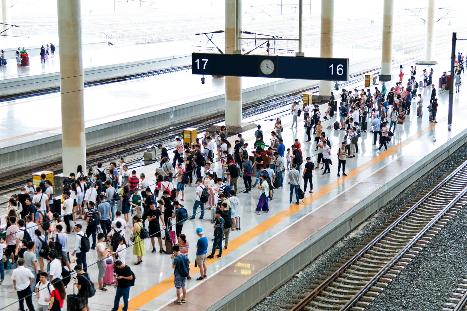 Warnung: Am Pfingstwochenende wird aufgrund des 9-Euro-Tickets eine besonders hohe Auslastung der Bahnhöfe erwartet.