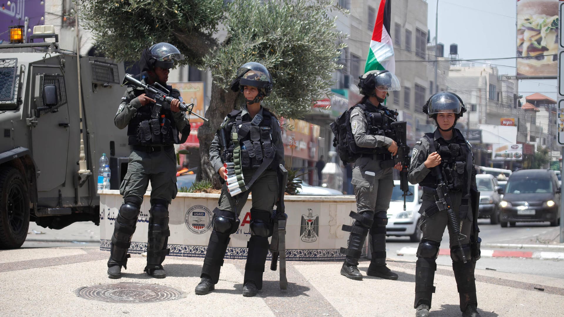 Israelische Soldaten in der Westbank (Archivbild): Bei Angriffen auf Truppen ist ein Palästinenser ums Leben gekommen.