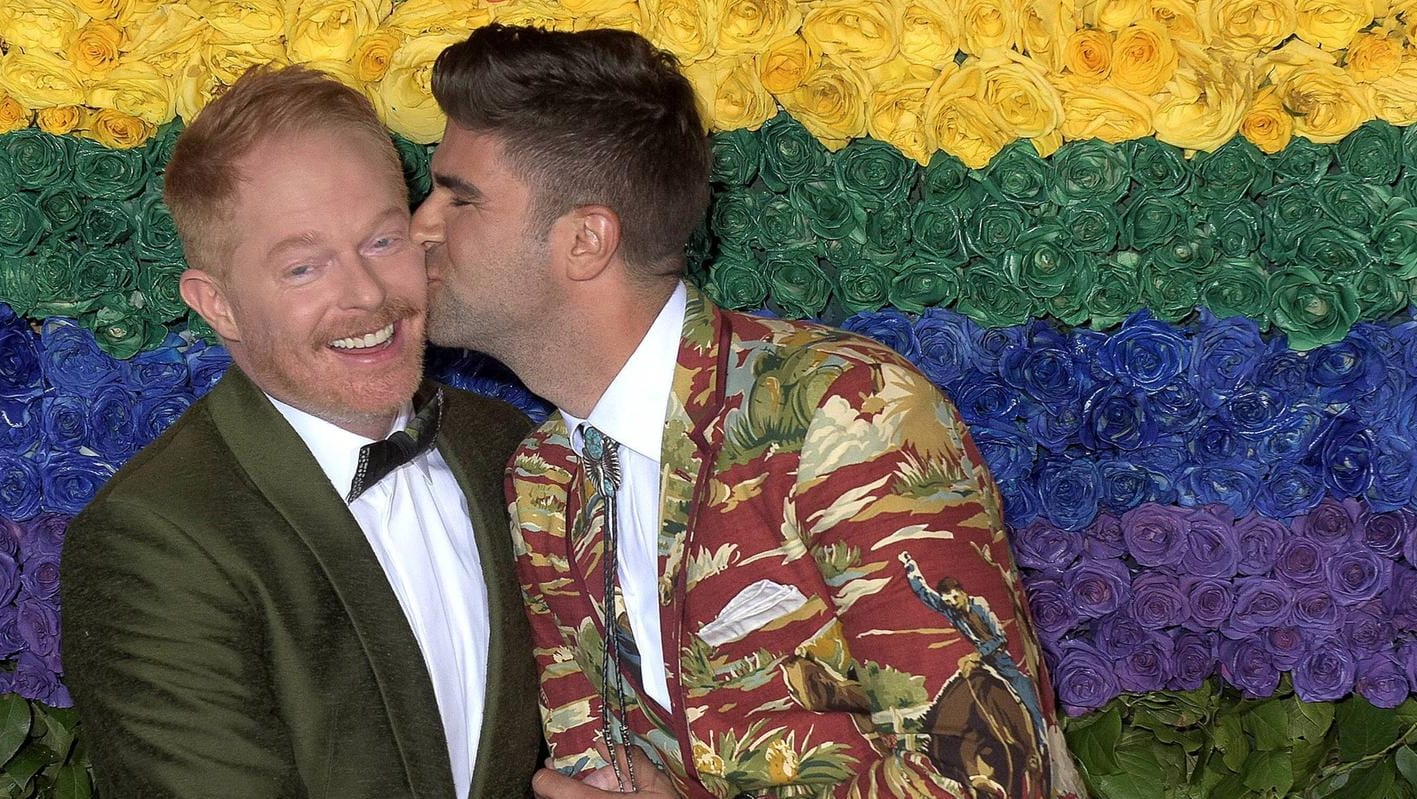 Jesse Tyler Ferguson und Justin Mikita: Der "Modern Family"-Star und sein Partner werden zum zweiten Mal Eltern.