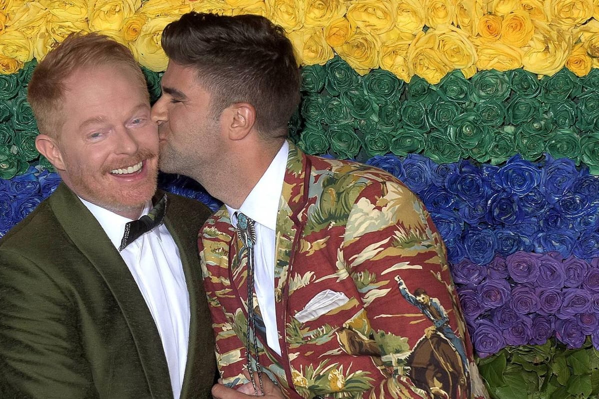 Jesse Tyler Ferguson und Justin Mikita: Der "Modern Family"-Star und sein Partner werden zum zweiten Mal Eltern.