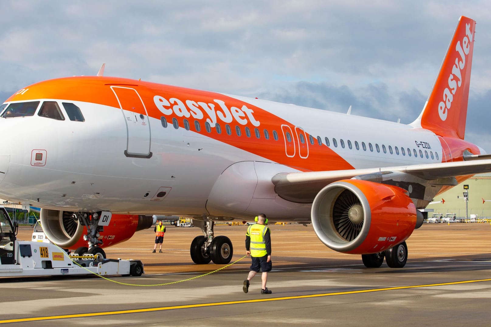 Easyjet-Flugzeug (Symbolbild): Für die kommenden Tage hat die britische Airline zahlreiche Ausfälle angekündigt.