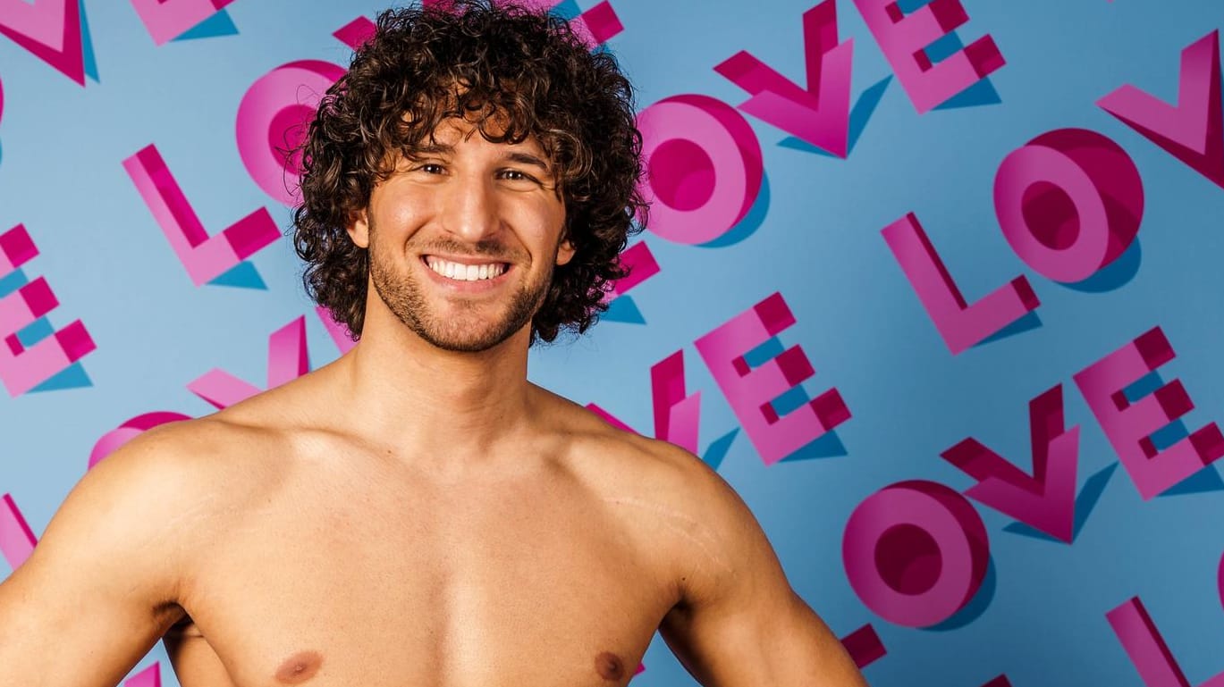 Adriano Salvaggio: Der 28-Jährige wurde durch "Love Island" bekannt.