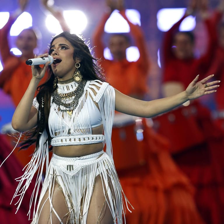 Camila Cabello: Die Sängerin trat in Paris direkt vor dem Champions League-Finale auf.