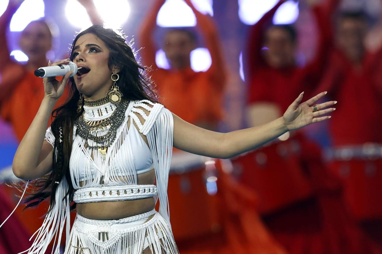 Camila Cabello: Die Sängerin trat in Paris direkt vor dem Champions League-Finale auf.