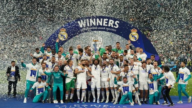 Real Madrid feiert den insgesamt 14. Real Madrid feiert den insgesamt 14.