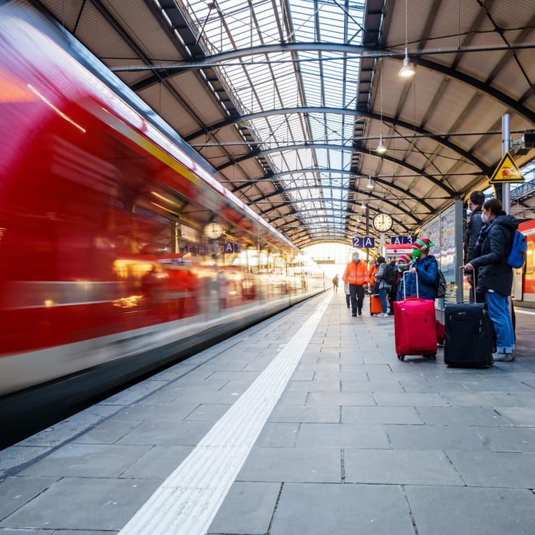 Öffentlicher Personennahverkehr: Für jeweils 9 Euro im Monat kann man im Juni, Juli und August mit Bahn und Bussen fahren.