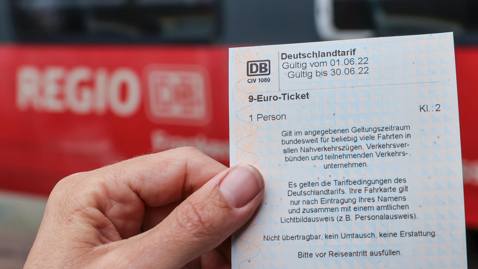 Ein Fahrschein für ganz Deutschland zum Spartarif. Das 9-Euro-Ticket gilt nach dem Kauf für einen Monat.