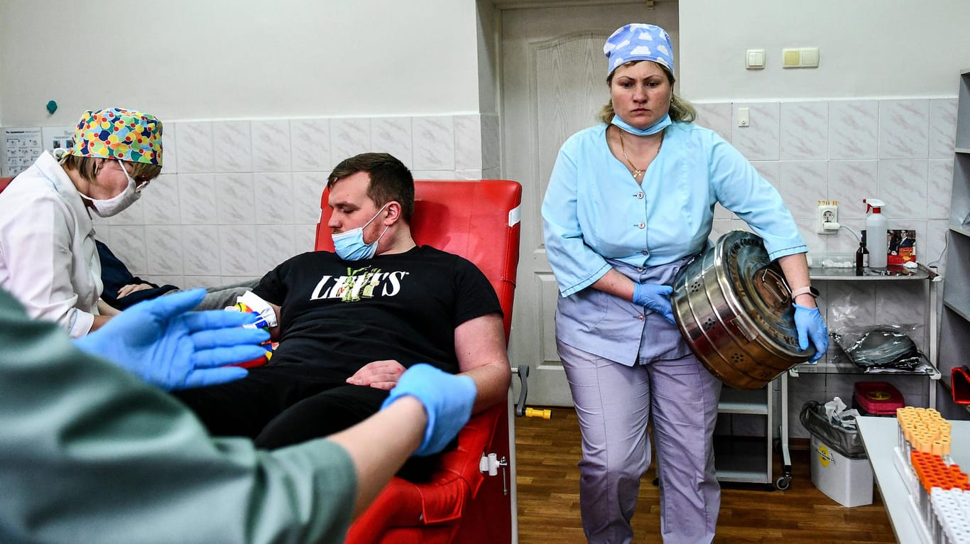 Blutspende in der Ukraine (Symbolbild): Um Blut für russische Soldaten zu haben, müssen Ukrainer offenbar auf der Krim spenden.