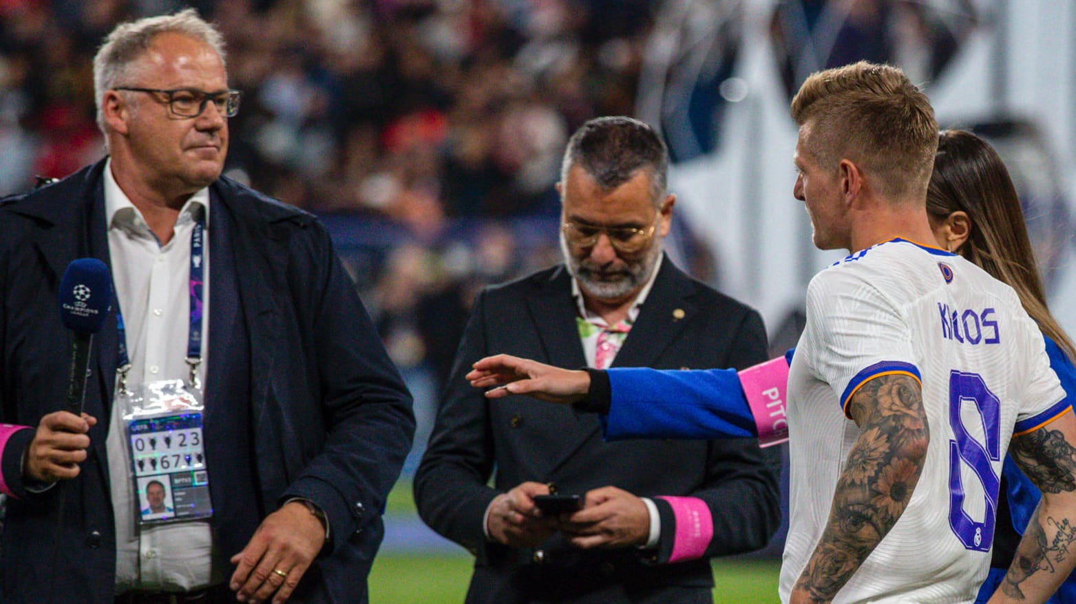 Kaben (li.) und Kroos nach dem Champions-League-Finale: Unwürdiger Austausch.