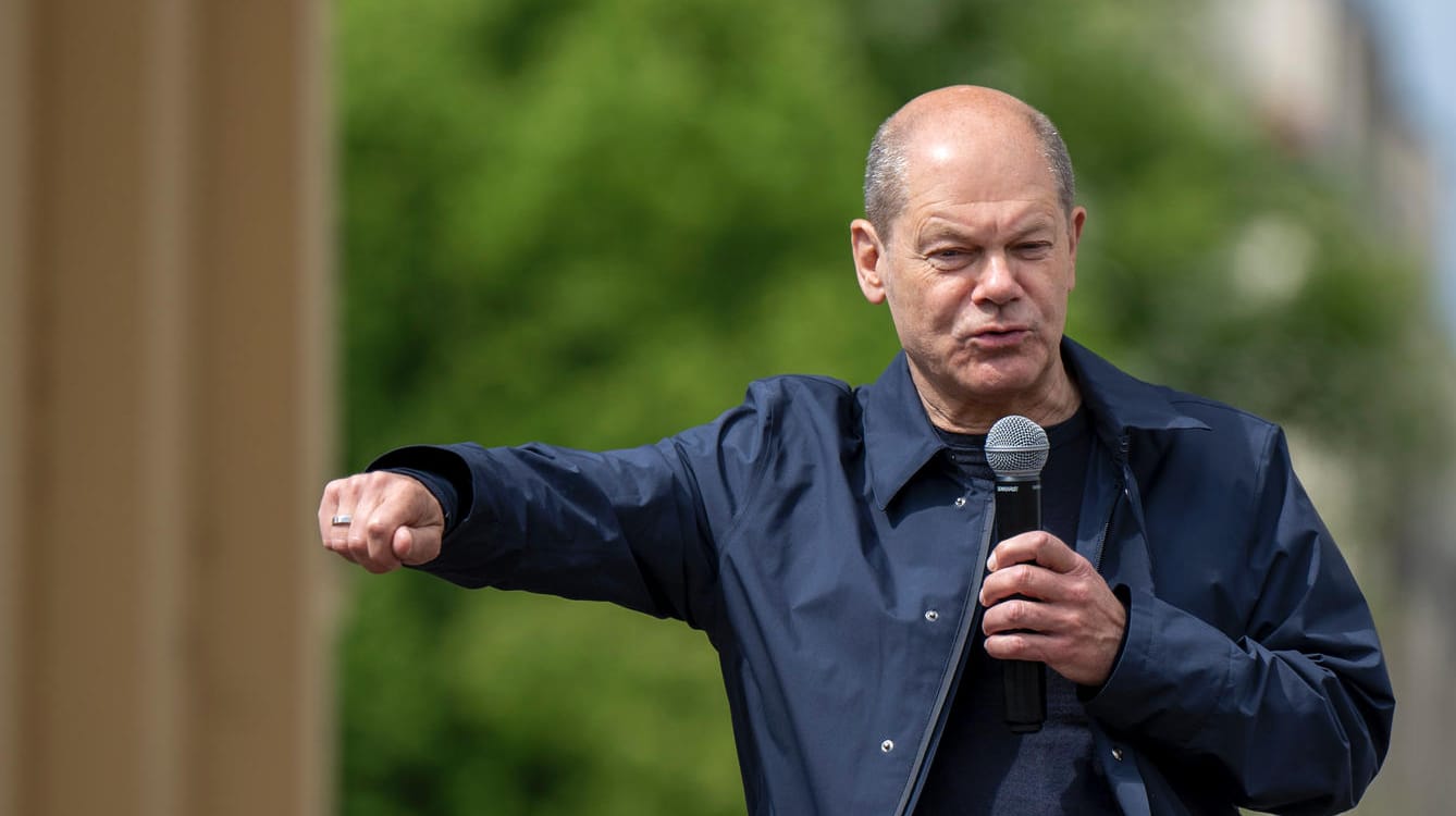 Kanzler Scholz beim Wahlkreisgespräch in Potsdam: "Es ist notwendig, damit niemand es wagt, uns oder unsere Verbündeten anzugreifen."