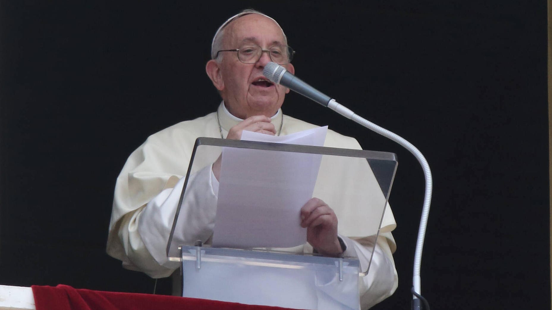 Papst Franziskus spricht am Petersplatz in Rom: Ende August sollen 21 Geistliche in den Kardinalsstand erhoben werden, Papst Franziskus spricht am Petersplatz in Rom: Ende August sollen 21 Geistliche in den Kardinalsstand erhoben werden,