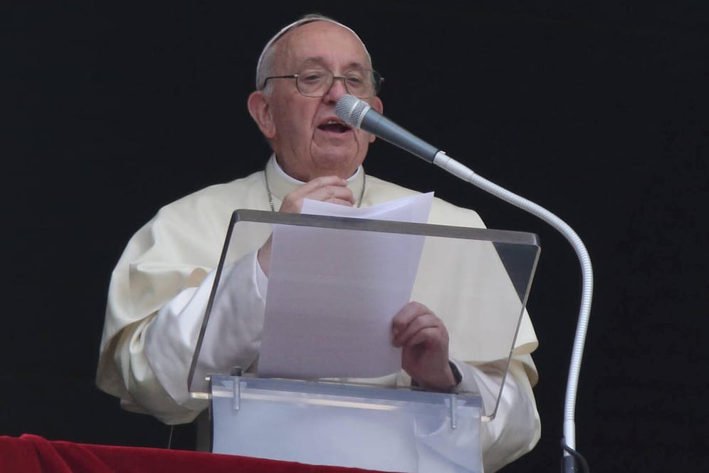 Papst Franziskus spricht am Petersplatz in Rom: Ende August sollen 21 Geistliche in den Kardinalsstand erhoben werden,