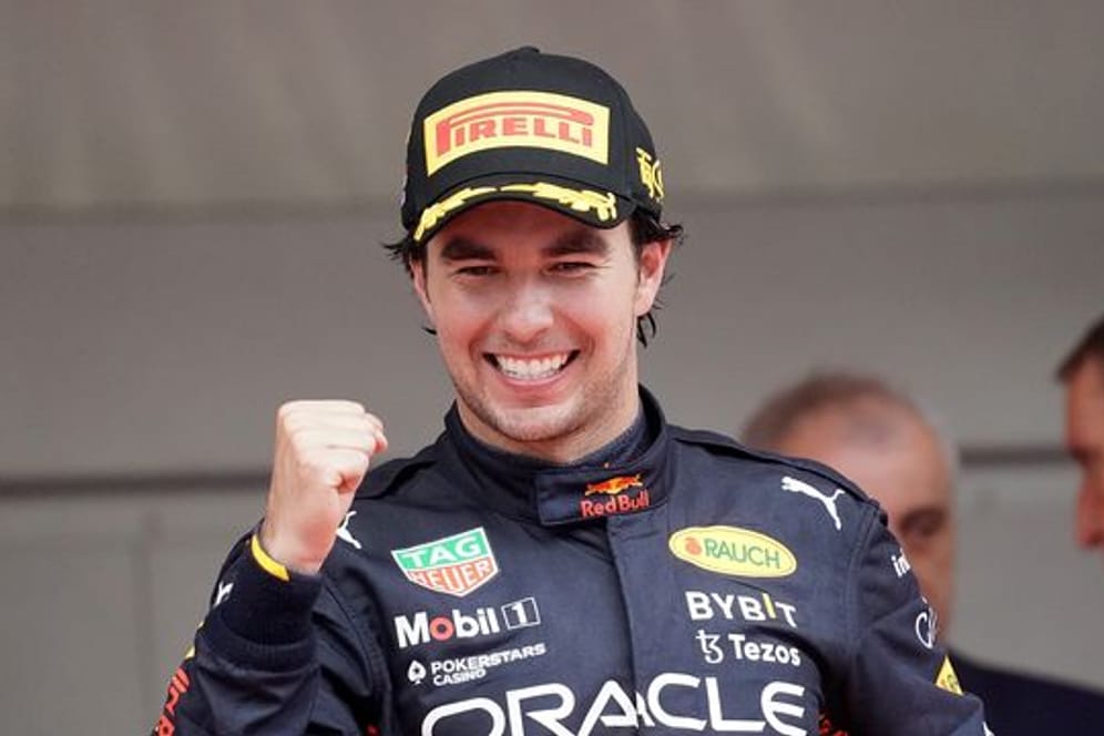 Red-Bull-Pilot Sergio Perez aus Mexiko fährt den Sieg beim Großen Preis von Monaco ein.