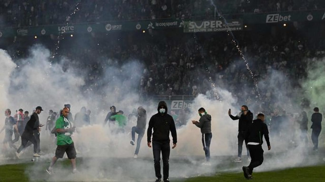 Nach dem Abstieg von AS Saint-Etienne gab es Ausschreitungen.